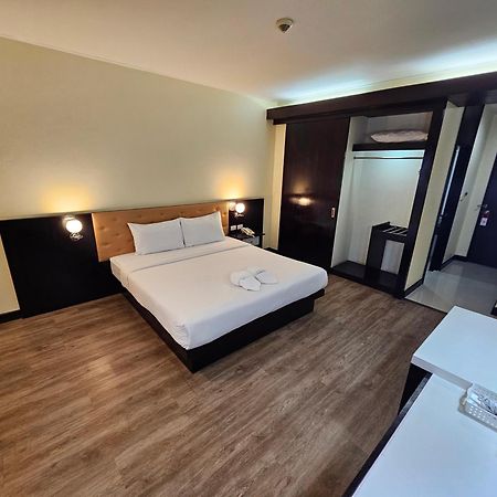 โรงแรม ซิตี้พาร์ค โคราช City Park Hotel Накхонратчасіма Екстер'єр фото