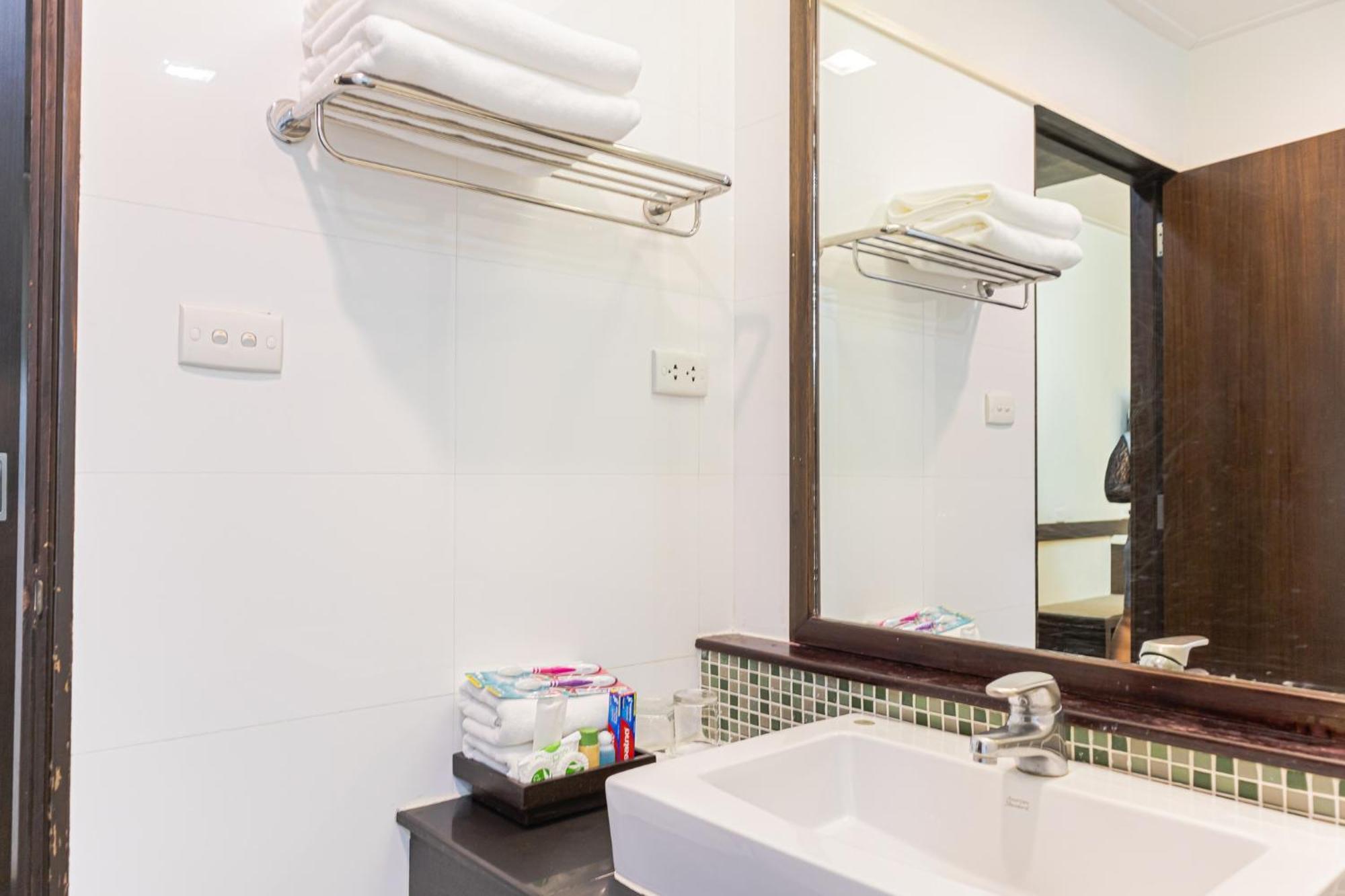 โรงแรม ซิตี้พาร์ค โคราช City Park Hotel Накхонратчасіма Екстер'єр фото