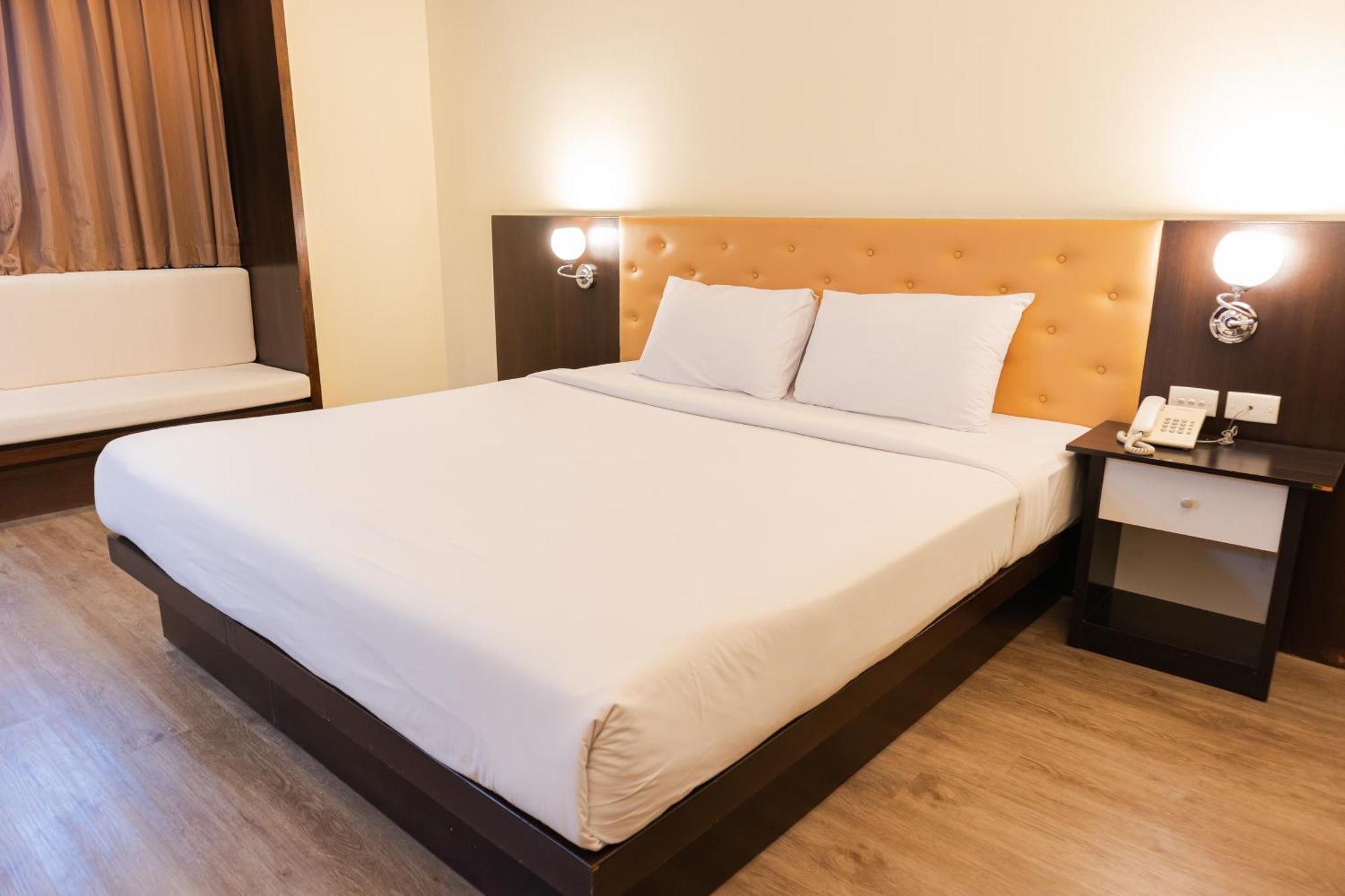 โรงแรม ซิตี้พาร์ค โคราช City Park Hotel Накхонратчасіма Екстер'єр фото