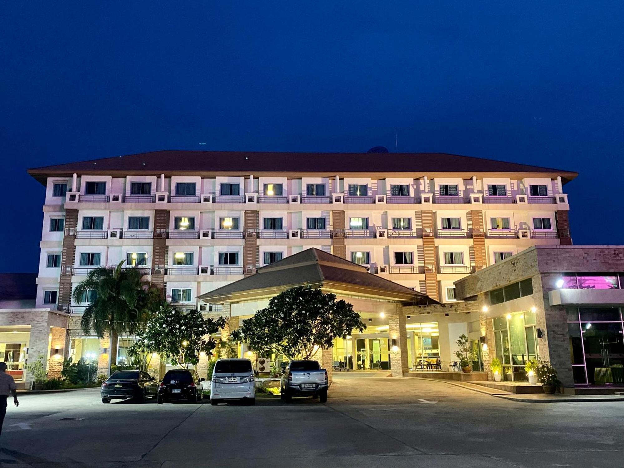 โรงแรม ซิตี้พาร์ค โคราช City Park Hotel Накхонратчасіма Екстер'єр фото