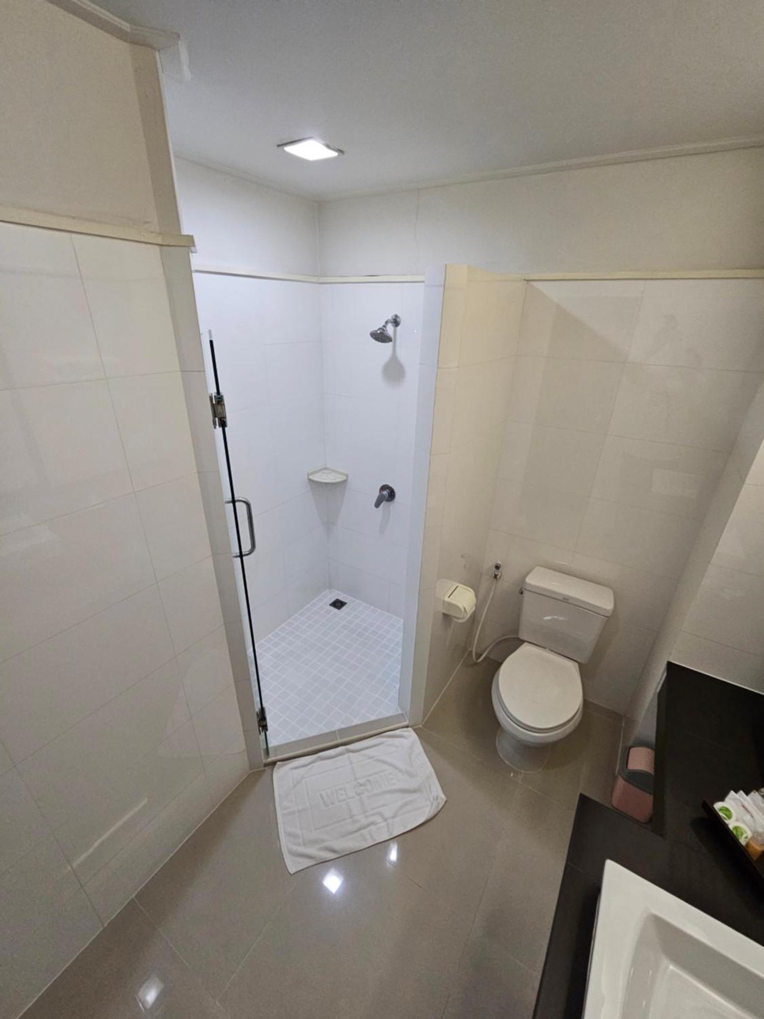 โรงแรม ซิตี้พาร์ค โคราช City Park Hotel Накхонратчасіма Екстер'єр фото