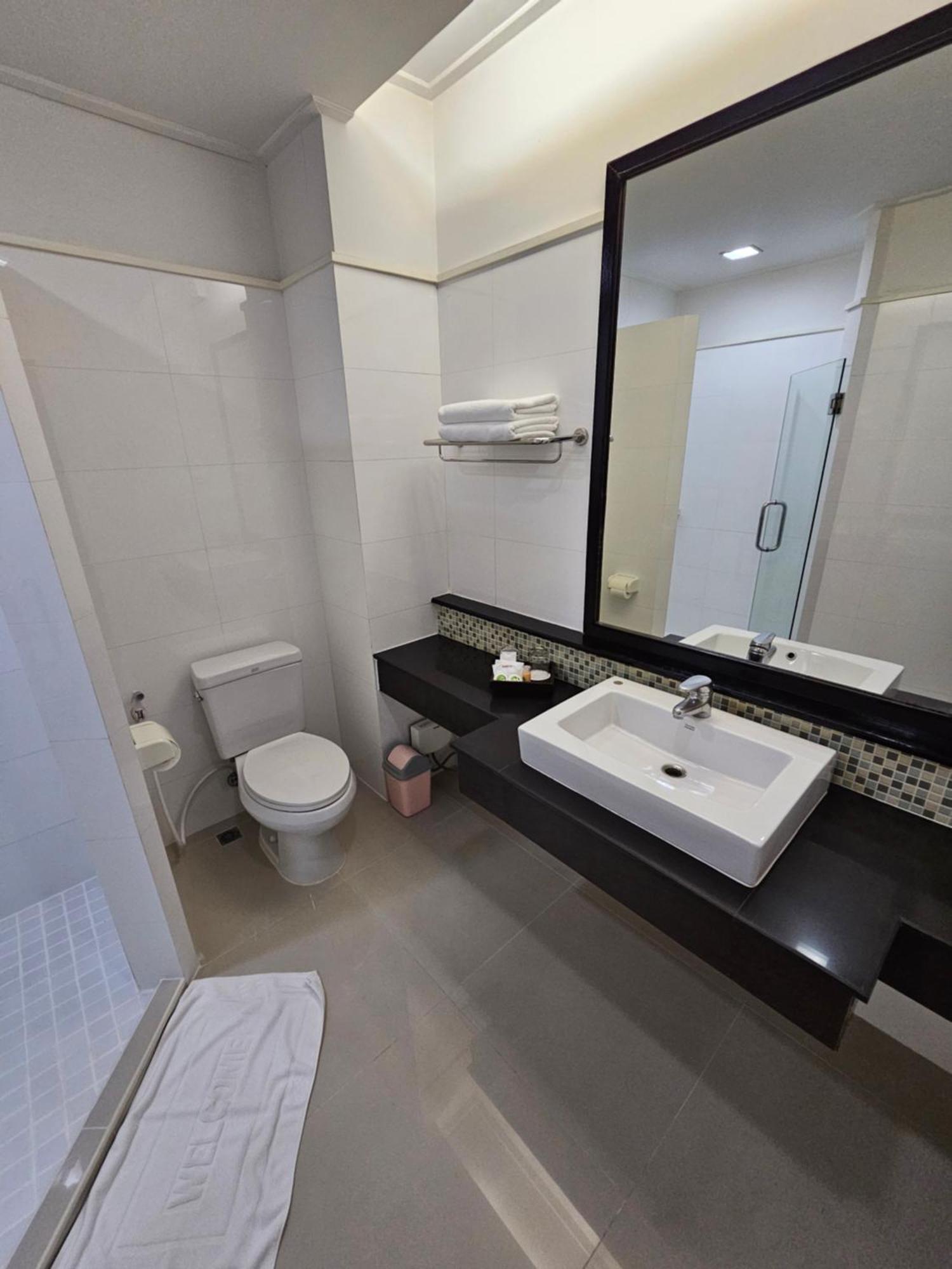 โรงแรม ซิตี้พาร์ค โคราช City Park Hotel Накхонратчасіма Екстер'єр фото