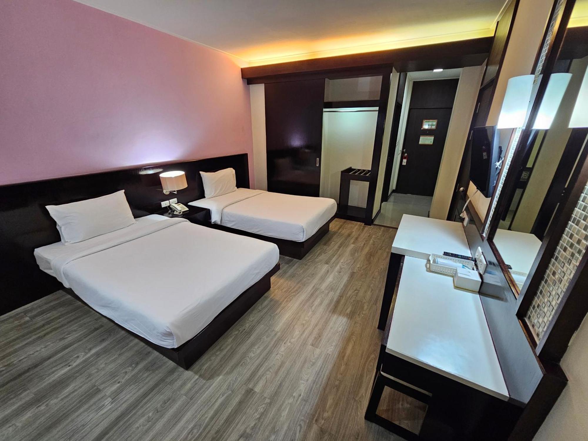 โรงแรม ซิตี้พาร์ค โคราช City Park Hotel Накхонратчасіма Екстер'єр фото